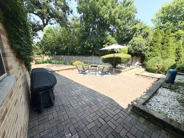 17W163 Oak Lane, Bensenville, IL 60106