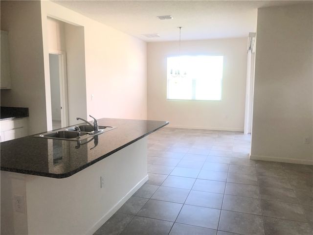 2585 Crowned Eagle Circle SW, Vero Beach, FL 32962