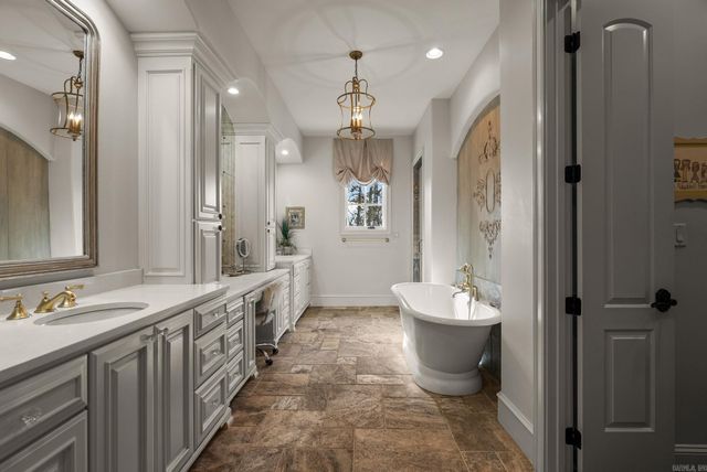 19 Cravache Court, Little Rock, AR 72223