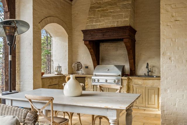 19 Cravache Court, Little Rock, AR 72223