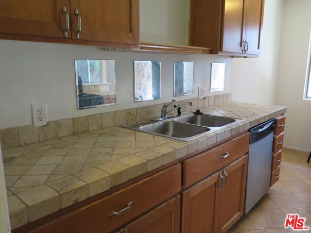 1432 STANFORD Street 2, Santa Monica, CA 90404