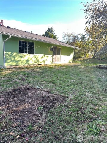 17108 5th Avenue Ct E, Spanaway, WA 98387