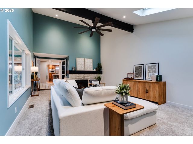 2915 CHUCKANUT St, Eugene, OR 97408