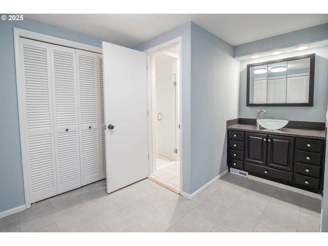 2915 CHUCKANUT St, Eugene, OR 97408