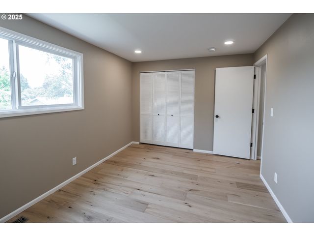 2915 CHUCKANUT St, Eugene, OR 97408