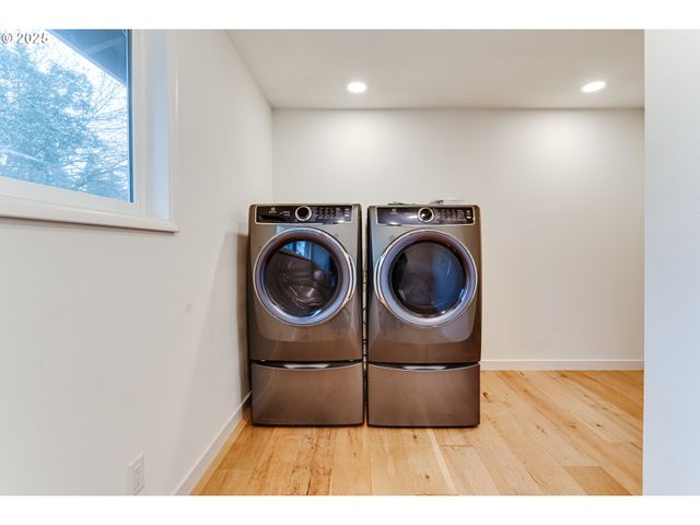 2915 CHUCKANUT St, Eugene, OR 97408