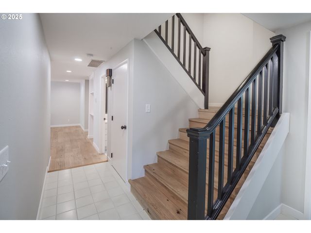 2915 CHUCKANUT St, Eugene, OR 97408