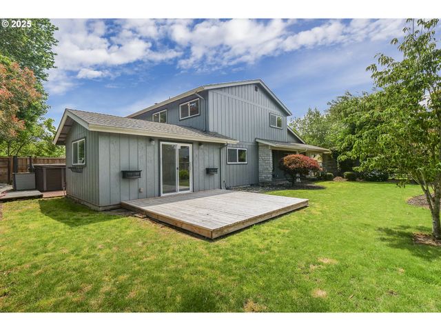 2915 CHUCKANUT St, Eugene, OR 97408