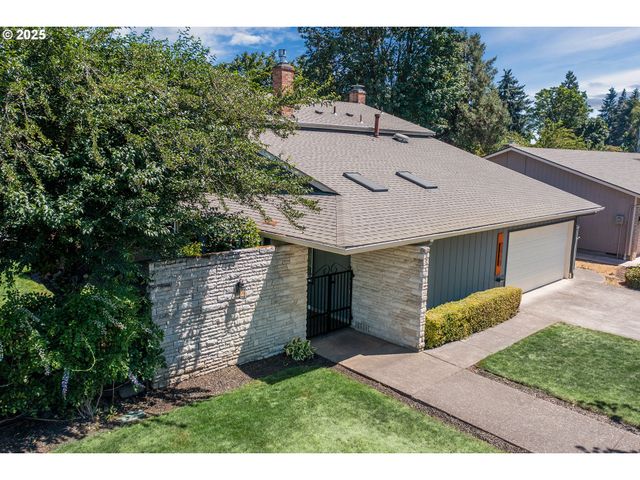 2915 CHUCKANUT St, Eugene, OR 97408