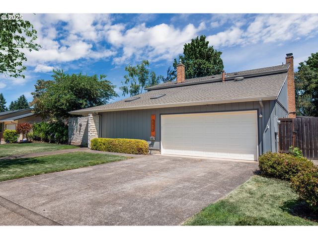 2915 CHUCKANUT St, Eugene, OR 97408