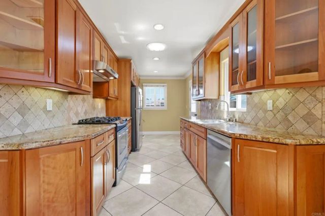 1677 Sandos Street, El Cajon, CA 92019