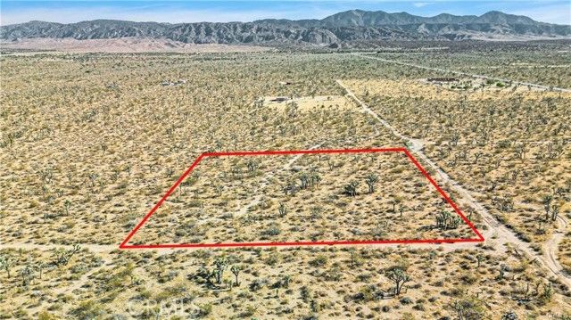 0 Avenue W, Llano, CA 93544