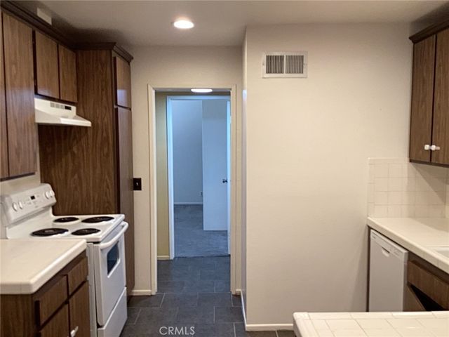 42935 15th Street W 6, Lancaster, CA 93534