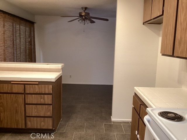 42935 15th Street W 6, Lancaster, CA 93534