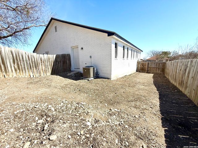 509 Meadow Forge A, Converse, TX 78109