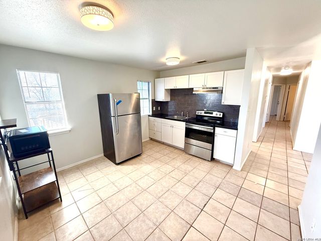 509 Meadow Forge A, Converse, TX 78109