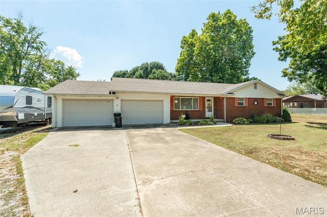 54 County Road 560, Poplar Bluff, MO 63901