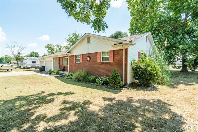 54 County Road 560, Poplar Bluff, MO 63901