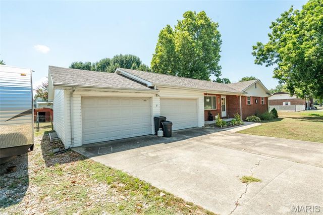 54 County Road 560, Poplar Bluff, MO 63901