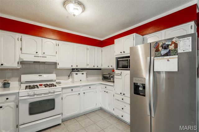 54 County Road 560, Poplar Bluff, MO 63901