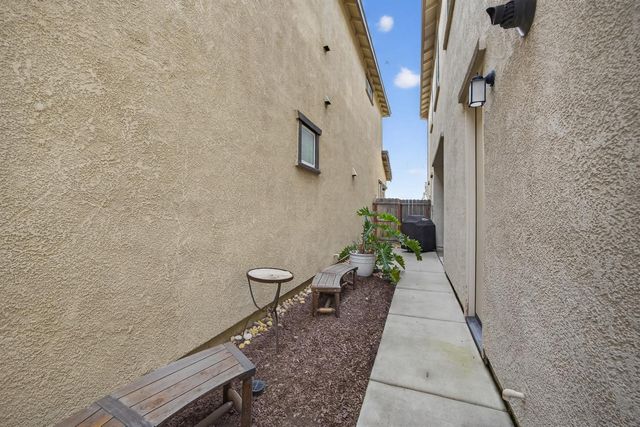 4478 Natomas Central Dr, Sacramento, CA 95834