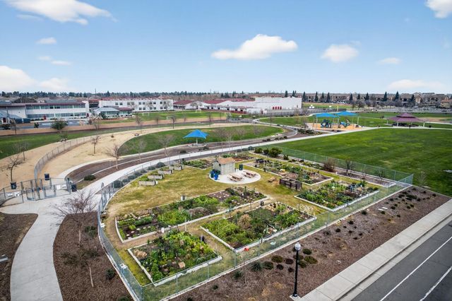 4478 Natomas Central Dr, Sacramento, CA 95834