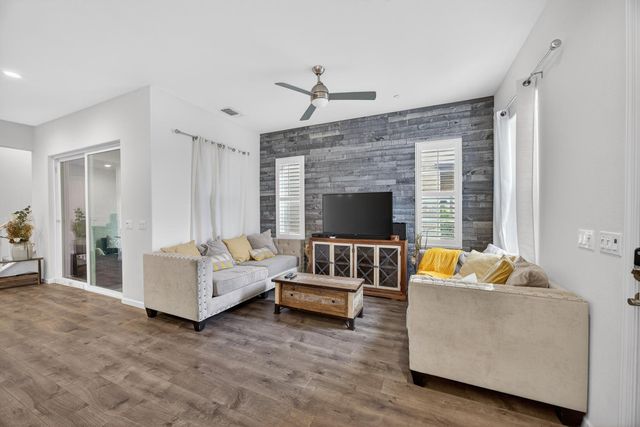 4478 Natomas Central Dr, Sacramento, CA 95834