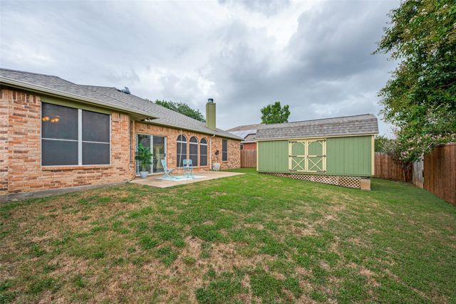 100 Bullava Court, Crowley, TX 76036