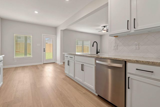 21550 Bluebonnet Bay Drive, Magnolia, TX 77354