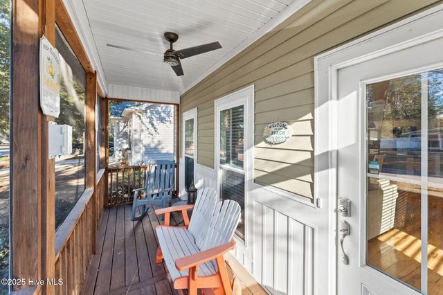 102 NE 63rd Street, Oak Island, NC 28465