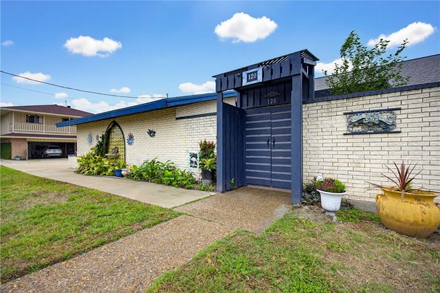 120 Shore Dr, Portland, TX 78374