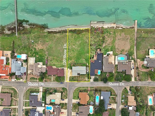 120 Shore Dr, Portland, TX 78374