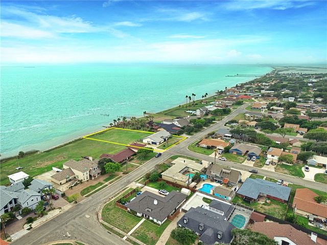 120 Shore Dr, Portland, TX 78374