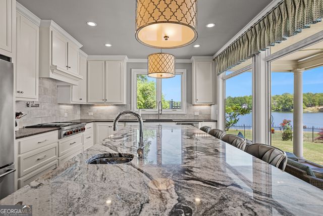 65 South Shore Drive, Newnan, GA 30263