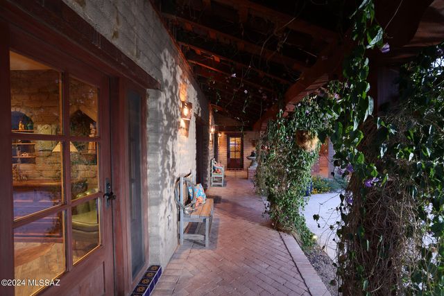 11725 E Spanish Ridge Place, Tucson, AZ 85730