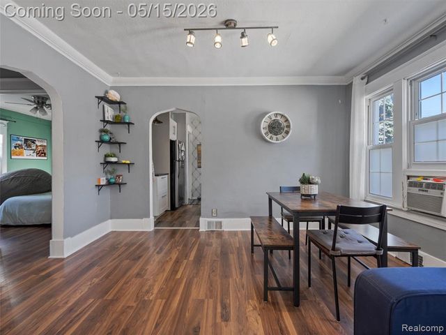 504 S Kenwood Avenue, Royal Oak, MI 48067