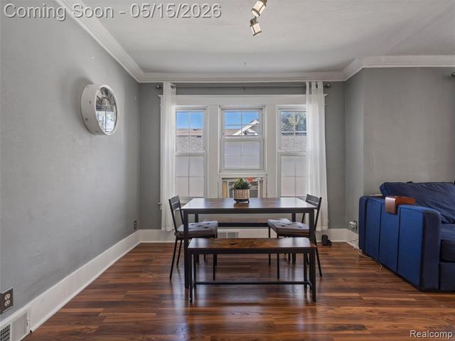 504 S Kenwood Avenue, Royal Oak, MI 48067