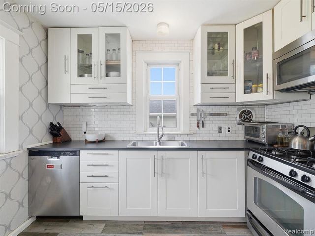 504 S Kenwood Avenue, Royal Oak, MI 48067