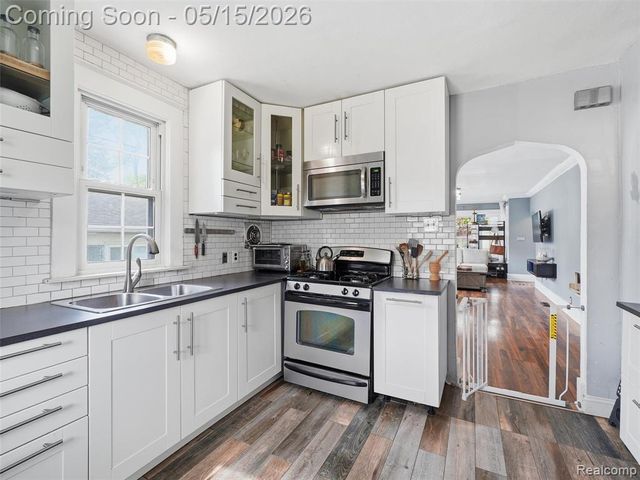 504 S Kenwood Avenue, Royal Oak, MI 48067