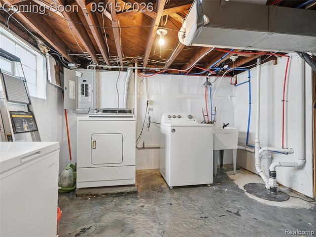 504 S Kenwood Avenue, Royal Oak, MI 48067