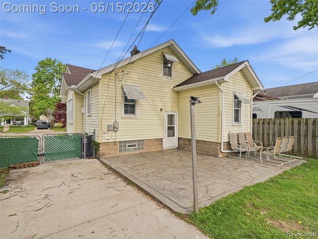 504 S Kenwood Avenue, Royal Oak, MI 48067