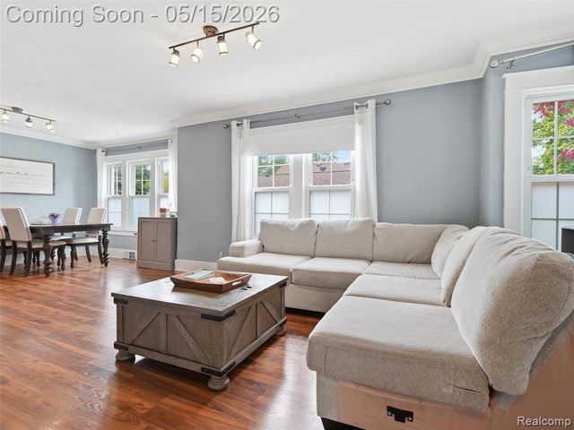 504 S Kenwood Avenue, Royal Oak, MI 48067