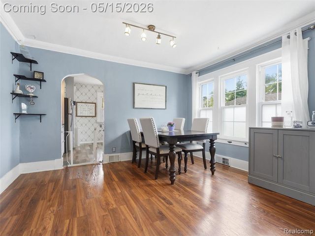 504 S Kenwood Avenue, Royal Oak, MI 48067