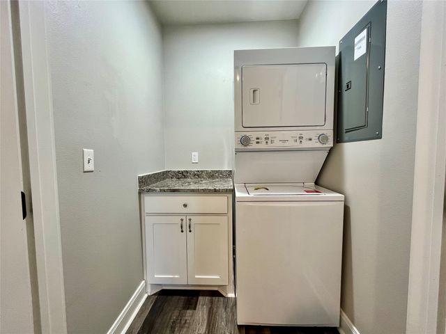 311 S Locust Street 205, Denton, TX 76201
