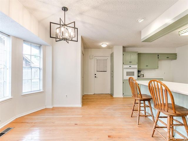 738 Woodlawn Drive, Yukon, OK 73099