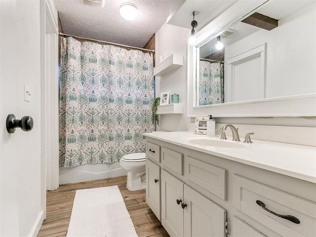 738 Woodlawn Drive, Yukon, OK 73099