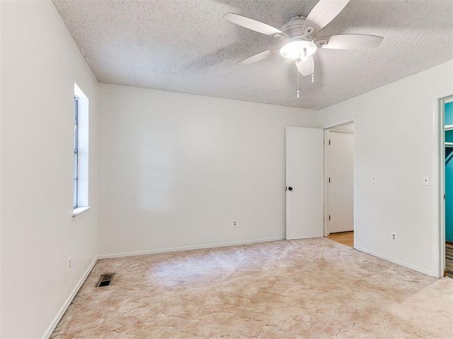 738 Woodlawn Drive, Yukon, OK 73099