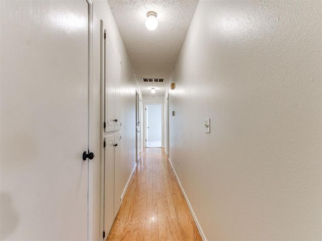 738 Woodlawn Drive, Yukon, OK 73099