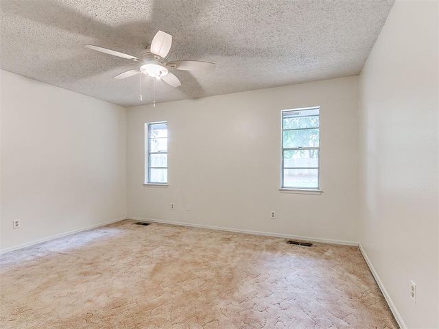 738 Woodlawn Drive, Yukon, OK 73099