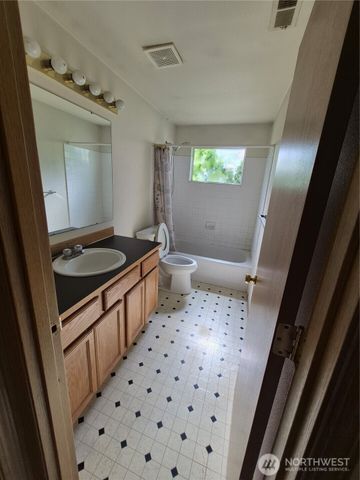 118 99th St Court E, Tacoma, WA 98445